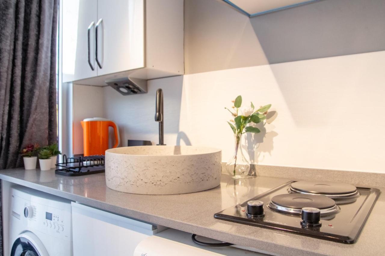 شقة Invigorating Studio Flat Near Kordon In Alsancak إزمير المظهر الخارجي الصورة